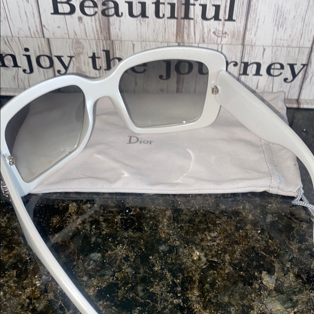 Dior Ivory Sunglasses with Gold Detail - Picture 4 of 5